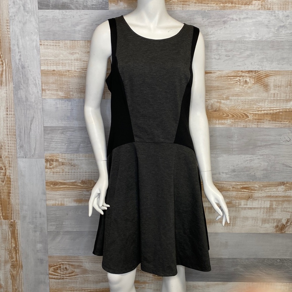 Mossimo Black and grey dress size L